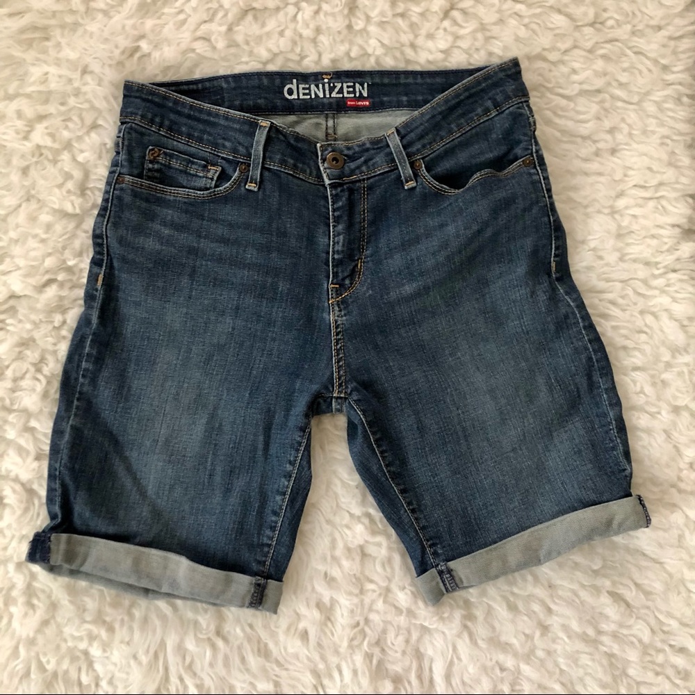 Levis blue, high rise stretchy shorts, size 6